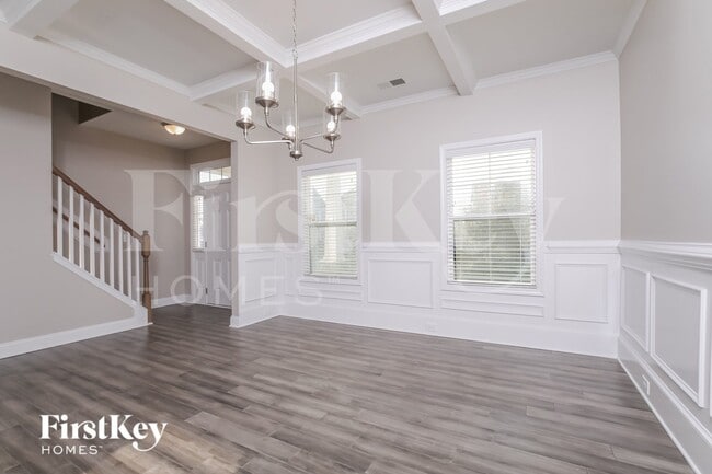 Photo - 499 Royal Oak Ln