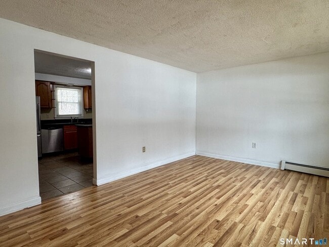 Photo - 12 Nutmeg Dr