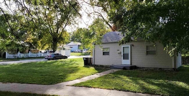 Building Photo - Rent your way to a brighter future!