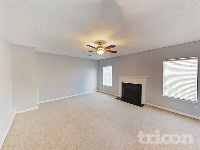 Photo - 1005 Maris Ln