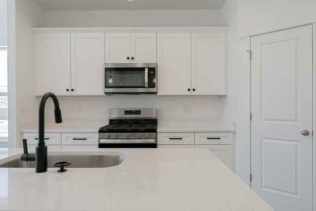 Photo - 732 Banner Dr