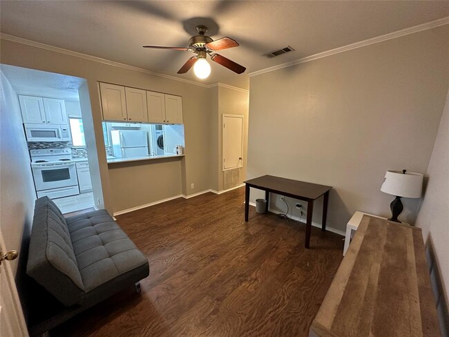 Photo - 704 W 21st St Condo Unit 301