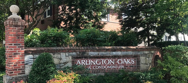 Photo - 104 N George Mason Dr Unit 1