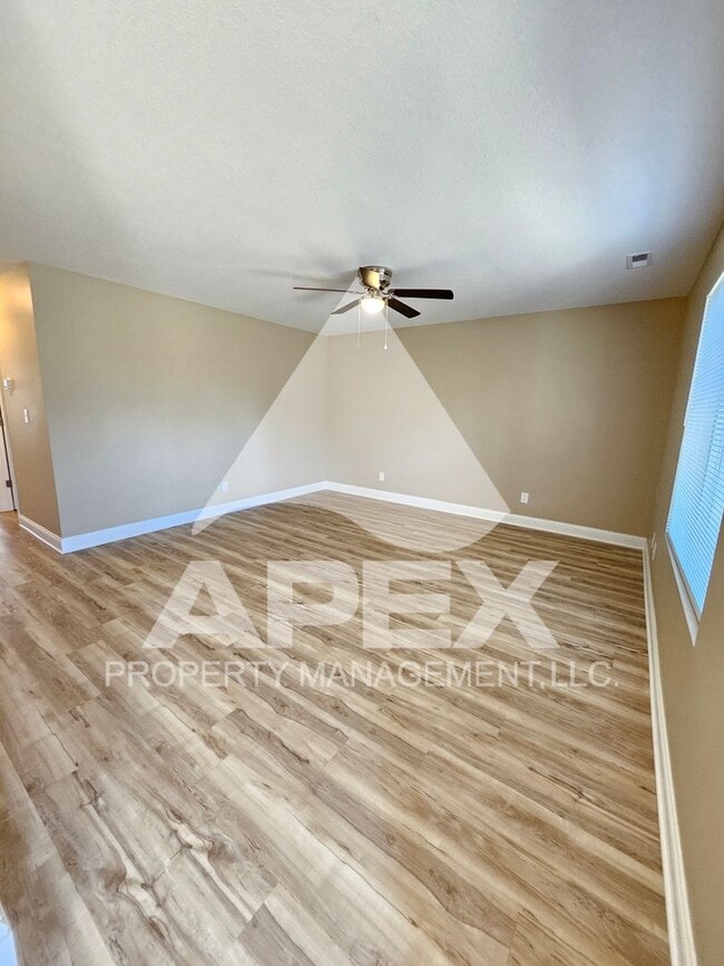 Photo - AVALON TOWNHOMES – LIKE NEW - 2 Bd/2.5 Ba Townhome off Topside Road with convenient access to Mar...