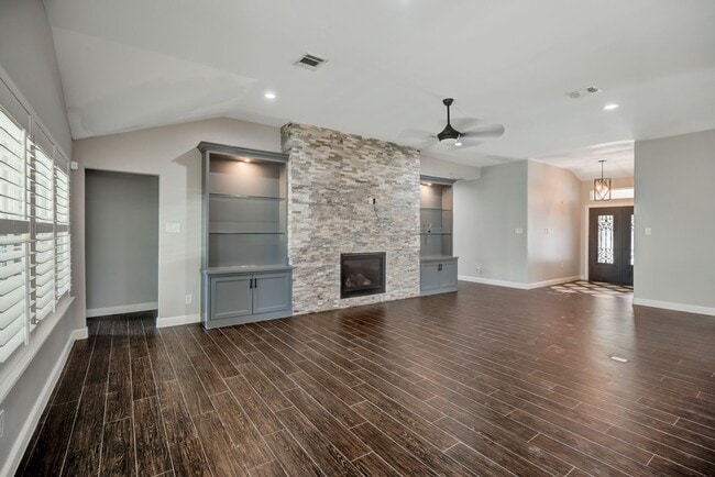 Photo - 831 Bradwell Dr