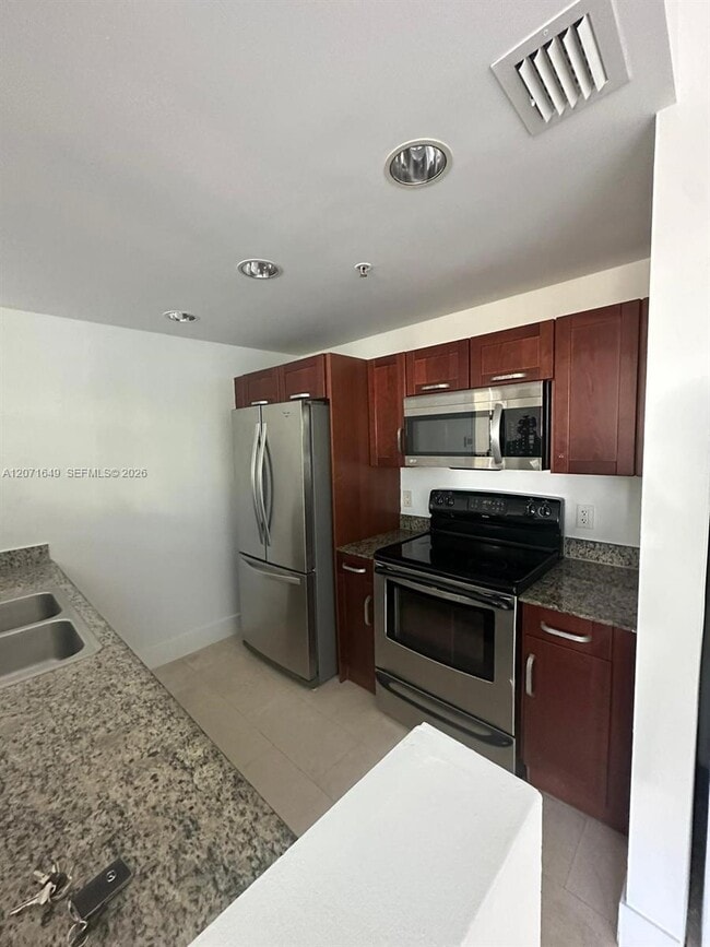 7728 Collins Ave Unidad 1