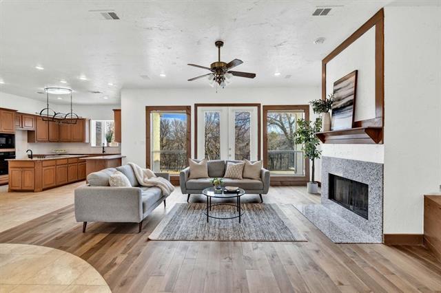 Photo - 324 Rolling Oaks Ridge