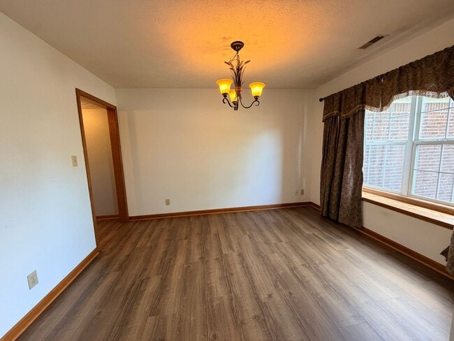 Photo - 705 Hummingbird Ln