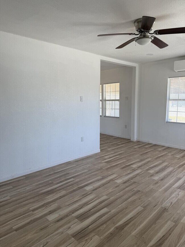 2810 Judy Ave