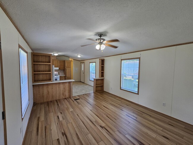 Photo - 27 Woodside Ln
