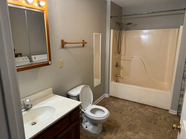 Photo - Riverview Apartments