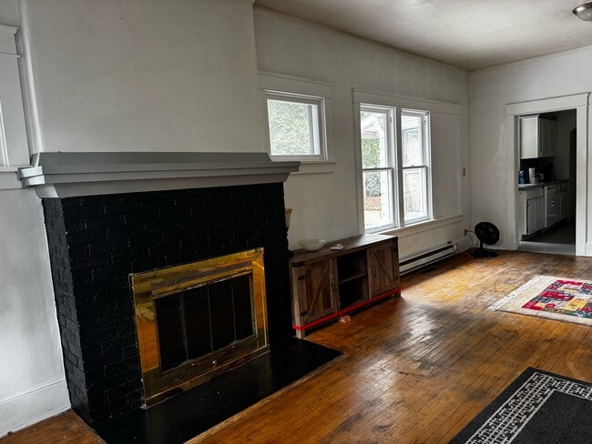 Photo - 810 NE Michigan St