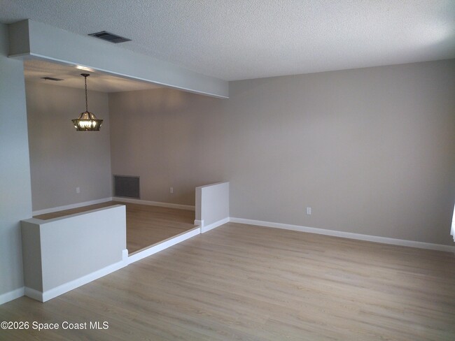 530 Rio Ln