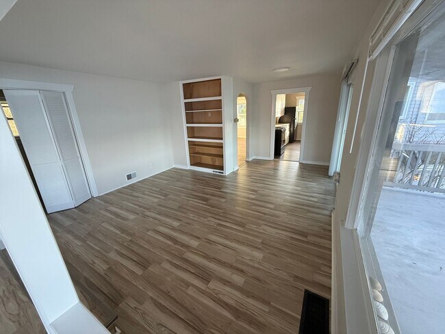 Photo - Unit with gorgeous water view in Bremerton.