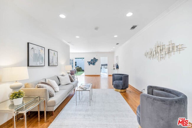 Photo - 109 N Maple Dr