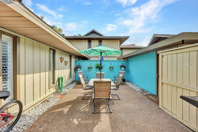 Photo - 4280 Island Cir Unit A