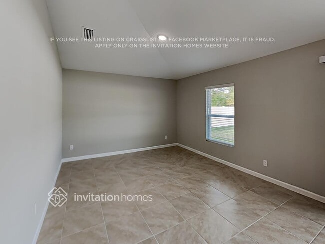 Photo - 1909 SW Hampshire Ln