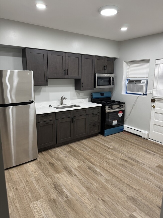 Photo - 4404 N Melvina Ave Unit 1R