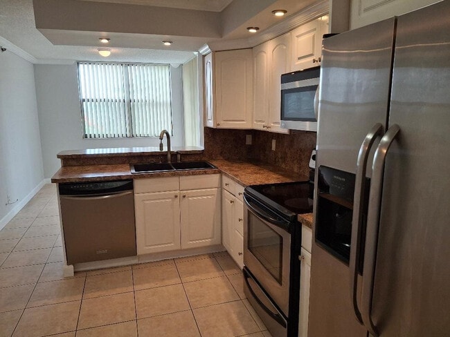 Photo - 105 Lake Emerald Dr Unit 405