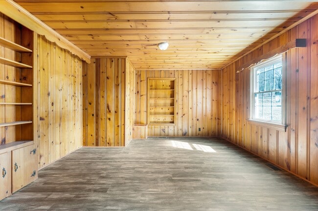 Photo - 228 Newcomb Dr