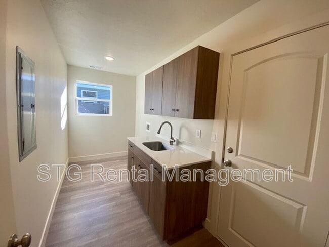 Photo - 939 S 25 W