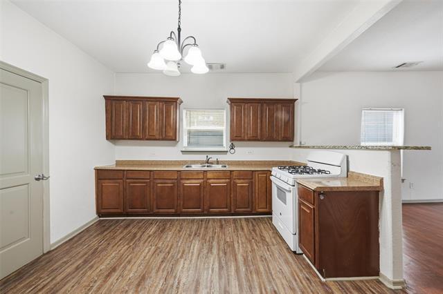 Photo - 1006 W Chestnut St