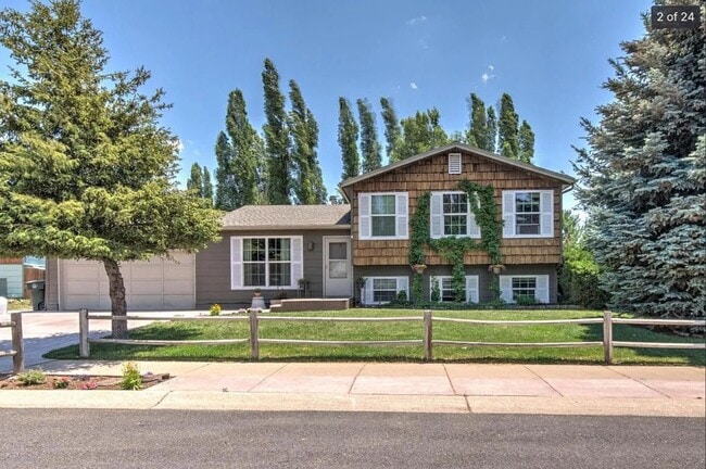 Building Photo - 3801 E Mallard Ln