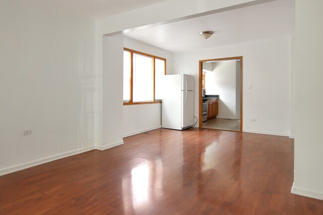 Photo - 2813 S LOOMIS St