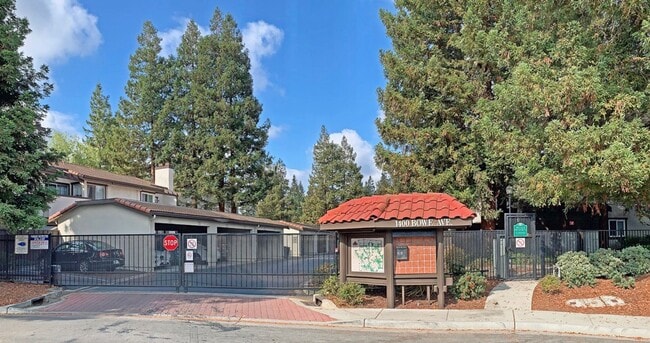 Photo - Beautifully Updated 2 Bedroom, 2 Bathroom ... Casa