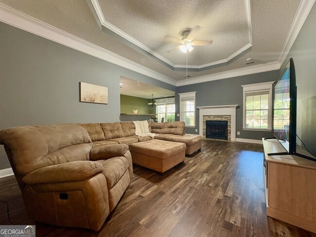 Photo - 304 Madison Pl Pkwy