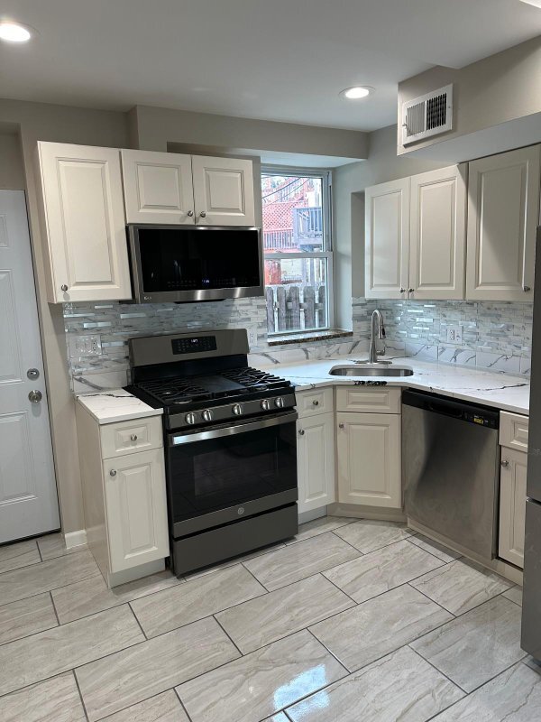 Photo - 1204W Cross St