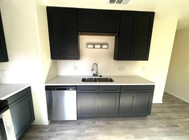 Photo - 1403 Churing Dr