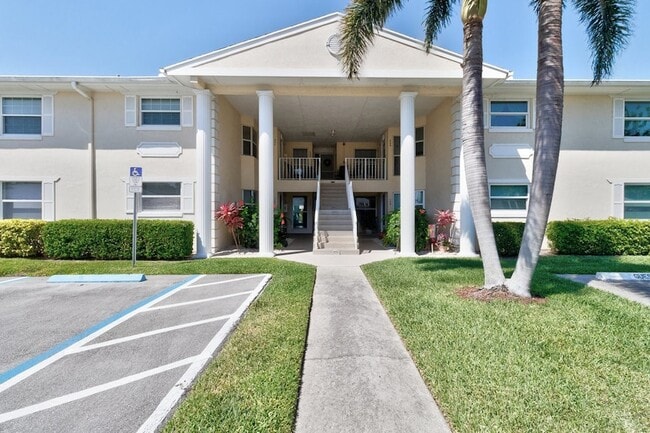Photo - 830 Lake Orchid Cir Unidad 207