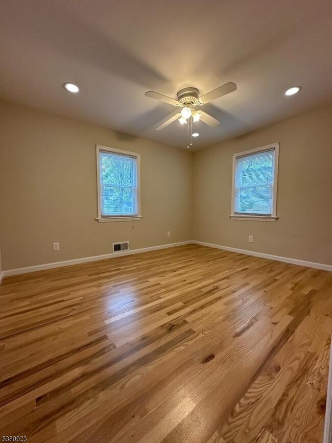 Photo - 15 Cottage Ln