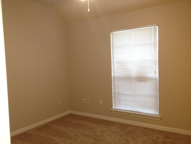 Photo - Beautiful Townhome Available for Pre-lease!