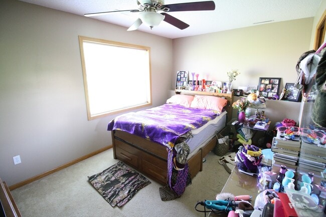 Building Photo - Beautiful 4 Bedroom/2 Bathroom Home In Shakopee-AVAILABLE 7/1