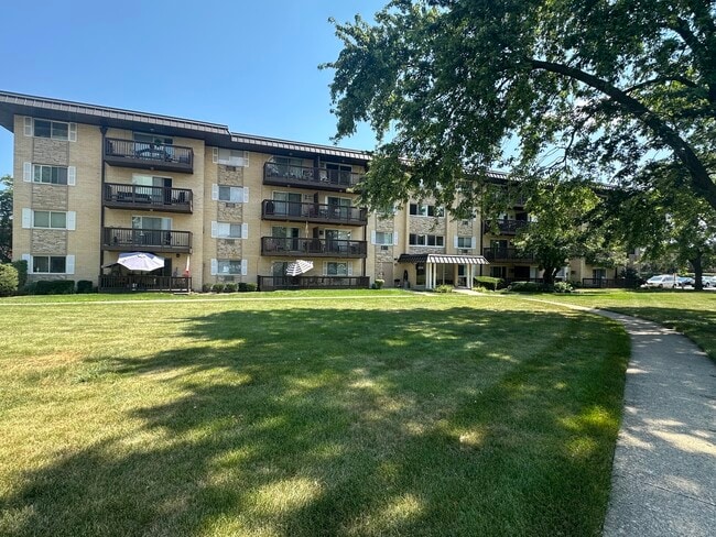 Building Photo - 2226 S Goebbert Rd Rental