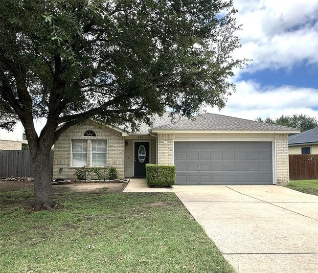 Building Photo - 610 Riverway Ln