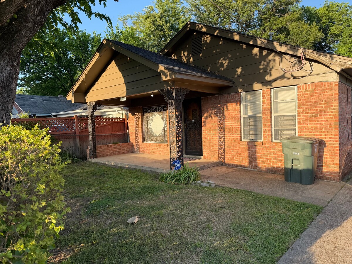 Photo - 1432 Boxwood St