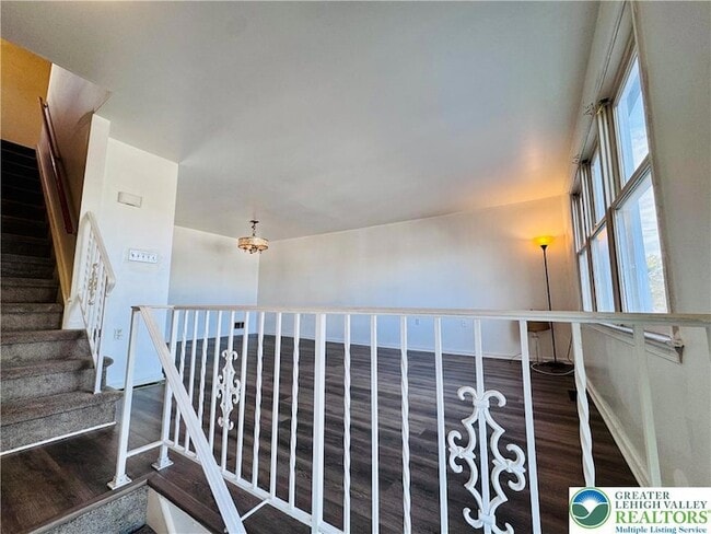 Photo - 235 Vista Dr