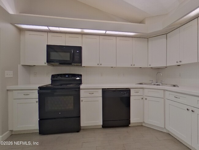 Photo - 1885 Ontario Ct