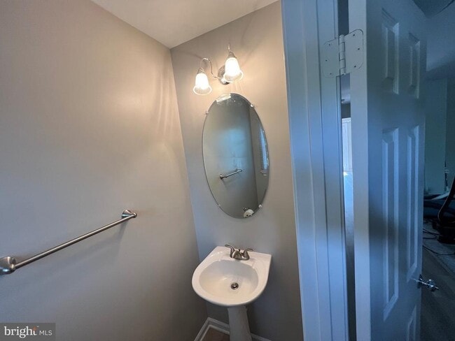 Photo - 1031 Murdoch Ct