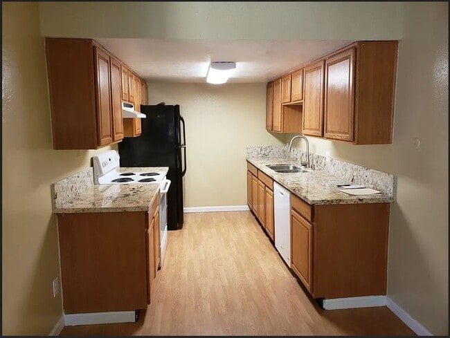 Building Photo - 8071 Via de Palmas Ln Unit 1