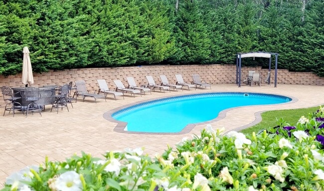 Photo - 126 Malloy Dr