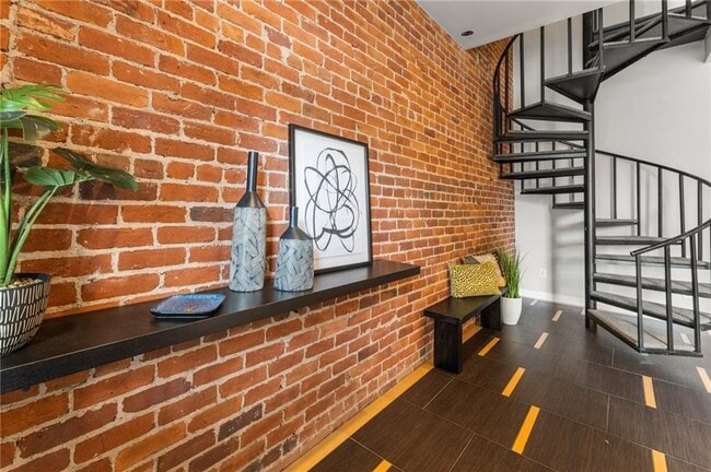 Photo - 321 Randolph St