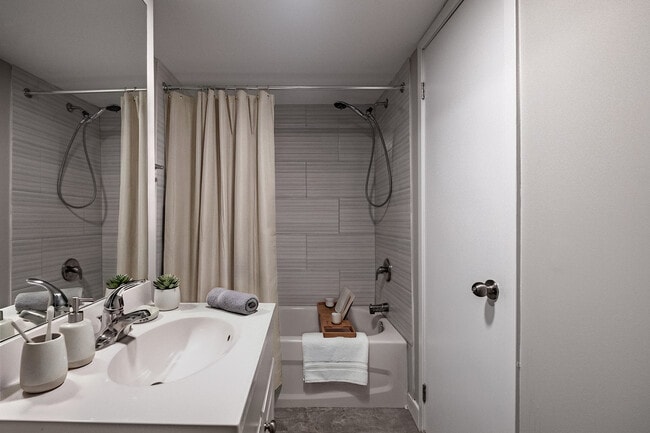 Photo - 15 Millwood Crescent