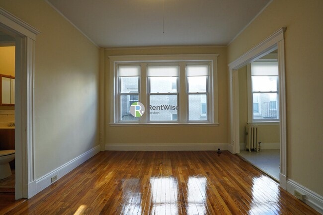 Photo - 224 Kelton St Unit 10