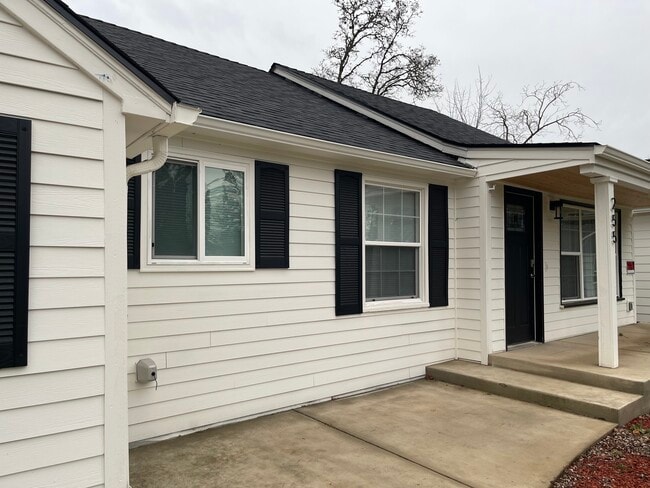 Photo - 255 Southview Pl S Unit 255 South view pl