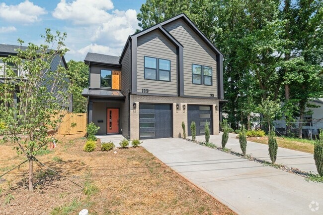 Building Photo - Move-in Ready Modern Townhome!!