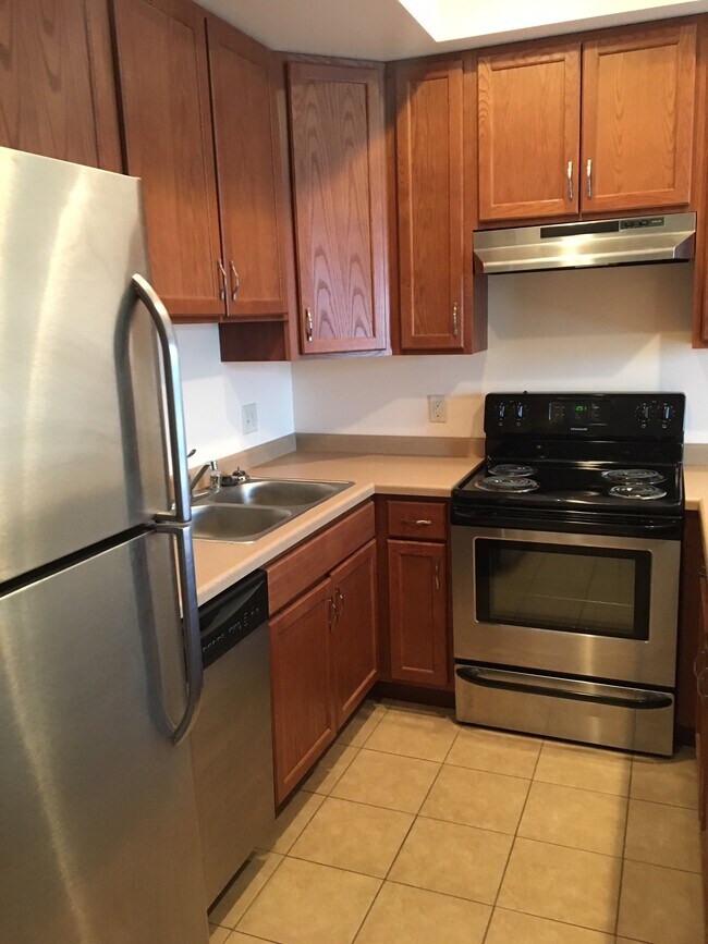 Photo - 833 Peace Ln